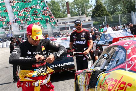 Nascar Pinty S Premi Re Victoire De Marc Antoine Camirand Trois