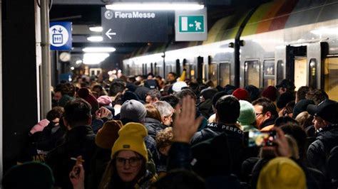 Mit dem Wölfe Express zum Derby nach Bozen Sport stol it