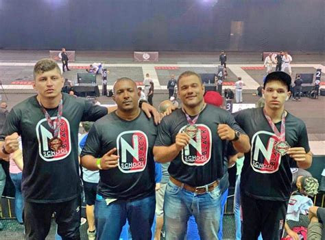 ATLETAS DE ARAÇATUBA SÃO MEDALHISTAS NA TAÇA SÃO PAULO DE JIU JITSU