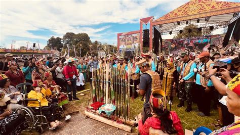 Tarik Minat Wisatawan Ini Harapan Bupati Di Festival Adat Lom Plai