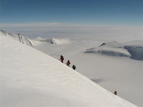 Fakta Gunung Vinson Massif Puncak Tertinggi Antartika