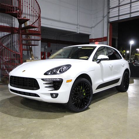 Porsche Macan - The Auto Firm