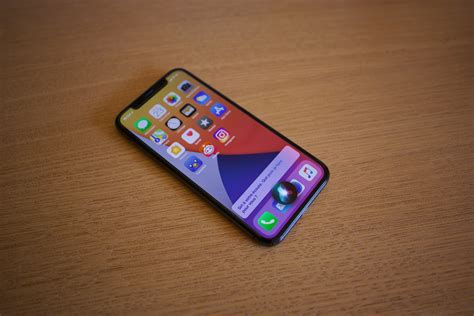 How to Use Siri to Play Music | CitizenSide
