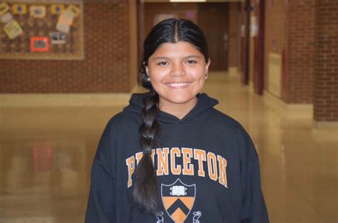 Estudiante Latina De Southampton Recibi Una Beca Completa Para Participar En Congreso Mundial