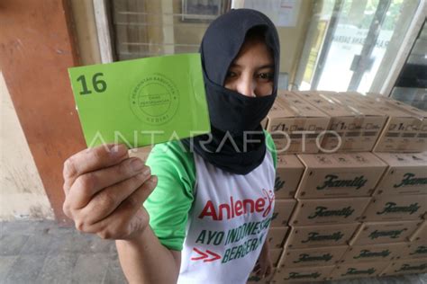 Distribusi Minyak Goreng Ke Pasar Tradisional Antara Foto