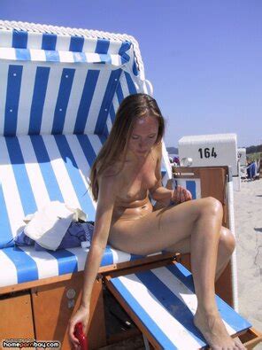 Amateur Wife Naked At Beach Capa Porn Pic