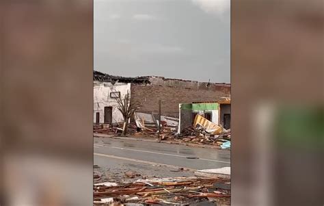 Tornado Arrasa Una Localidad Al Norte De Texas Y Mata A Personas