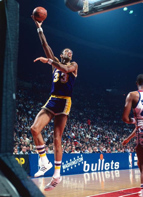 Ladda Ner Kareem Abdul Jabbar Adidas Sneakers Wallpaper Wallpapers