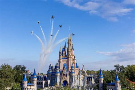 Disney S Iconic Railroad Moving Once Again At Magic Kingdom Inside