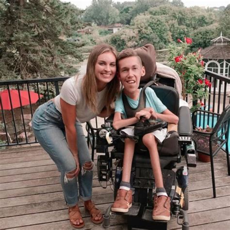 Sexy New Hannah Burcaw Bikini Pics