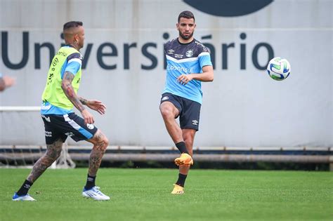 Grêmio busca consolidar novo esquema tático diante do Cuiabá