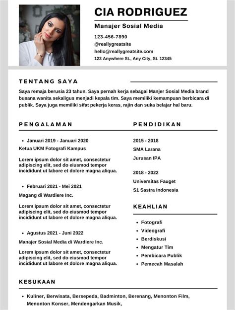 Contoh Cv Hrd 7 Contoh Cv Menarik Dan Kreatif Agar Dilirik Hrd Images