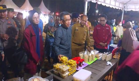 Bupati Buka Bazar Umkm Kutim Di Titik Keenam Beranda Indonesia