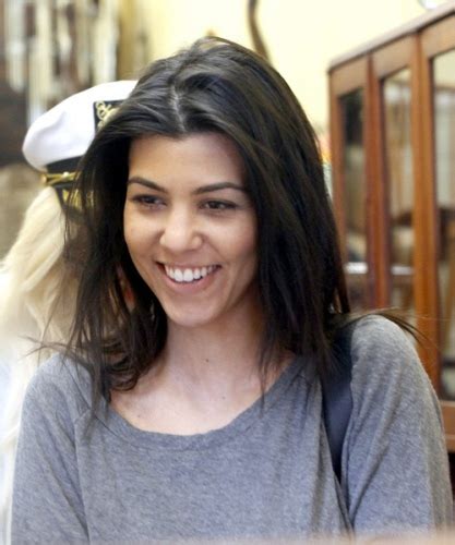 9 Best Kourtney Kardashian Without Makeup | Styles At Life