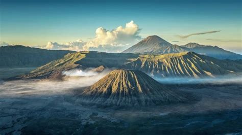 Pesona Keindahan Alam Taman Nasional Bromo Tengger Semeru