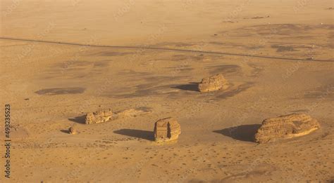 Foto De Aerial View Of The Tomb Of Lihyan Son Of Kuza Qasr AlFarid At