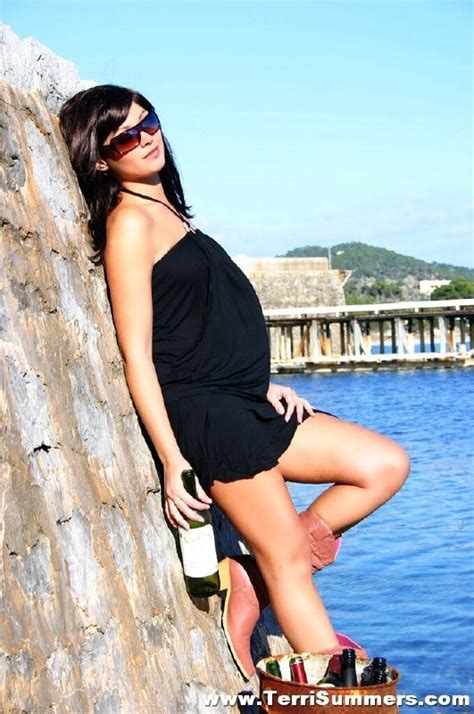 Terri Summers Poses On The Rocks Porn Pictures XXX Photos Sex Images PICTOA