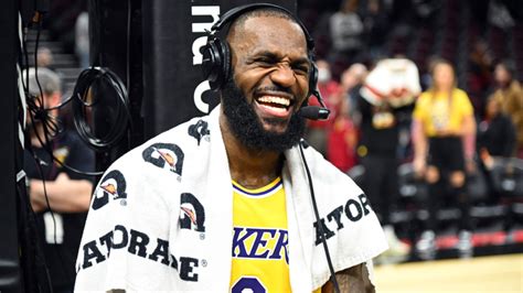 Lebron James Y Los Lakers Acuerdan Una Extensi N De Contrato Por Dos