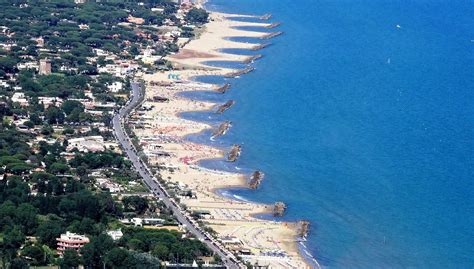 Spiagge Del Circeo Off Limits Attivisti Aggrediti Mentre Protestano