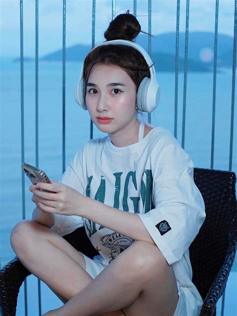 Hot girl Việt được báo Trung khen căng mọng giờ ra sao Báo Kiến Thức