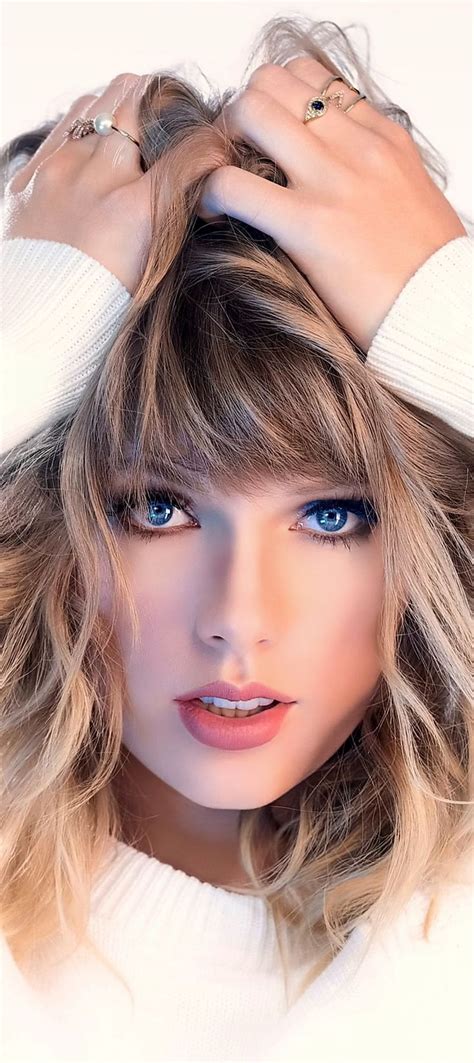 Taylor Swift 001 | Taylor swift hair, Taylor swift eyes, Taylor swift ...