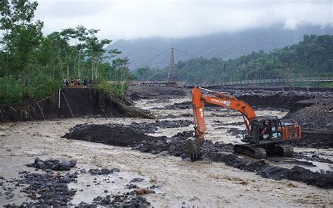 Banjir Lahar Dingin Gunung Semeru Pemkab Lumajang Petakan Kerusakan