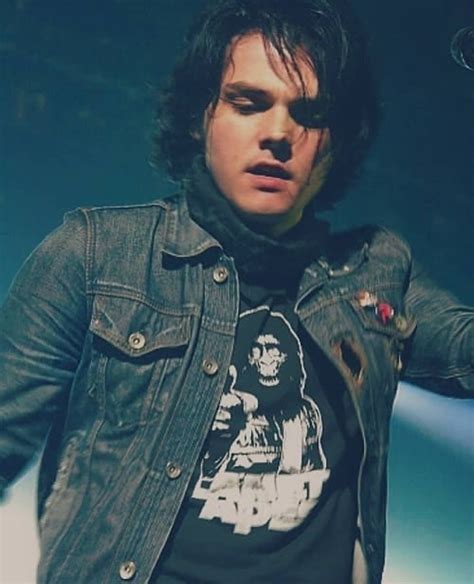 Pin By Makaila Timoney On Gerard Way My Chemical Romance My Chemical