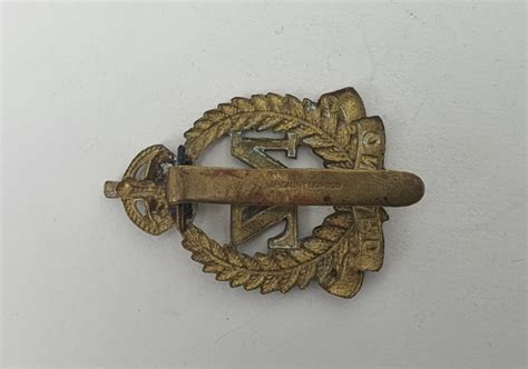 Wwii New Zealand Onward Cap Badge Trade In Military