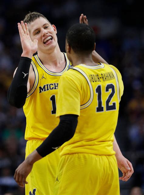 NCAA Latest: Michigan beats Loyola-Chicago in Final Four - Breitbart