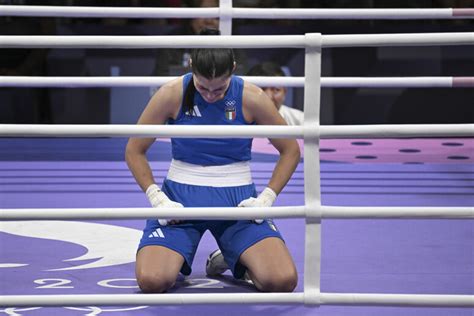 Meloni Emocionada Ante Boxeadora Que Abandona Deportes Ansa It