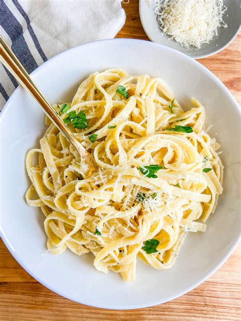 Easy Fettuccine Alfredo Recipe Lifes Ambrosia