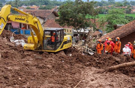 Deslizamento de terra mata 21 pessoas na Indonésia