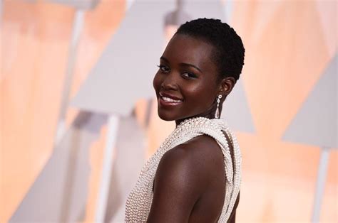 Lupita Nyongo Is Dripping In 6000 Pearls At The Oscars See The Bold Look