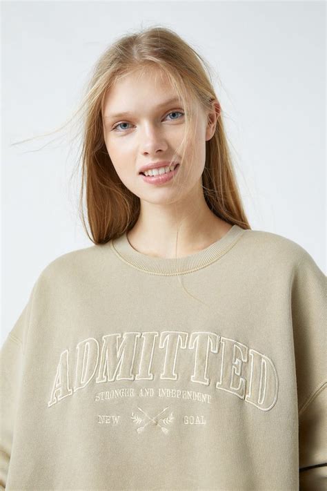 Novidades em Moda de Mulher | PULL&BEAR | Sweatshirts women, Sweat ...