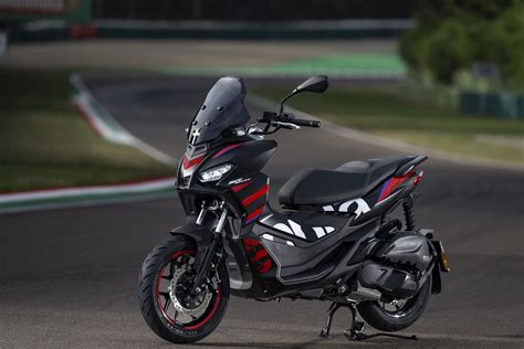 Aprilia SR GT Réplica 125 y 200 con decoración MotoGP Moto1Pro