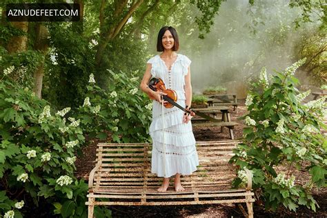 AMANDA SHIRES Feet - AZNudeFeet