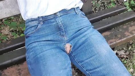 Showing Off Her Pussy With Ripped Yoga Pants Brazilian Amateur Porn XHamster