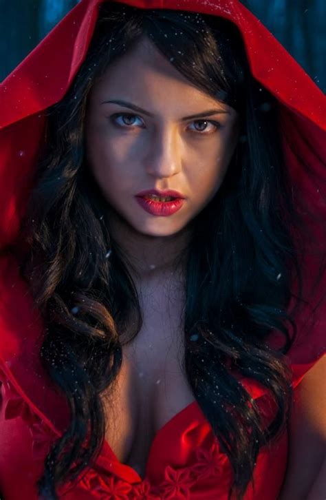 Amanda seyfried red riding hood costume – Artofit