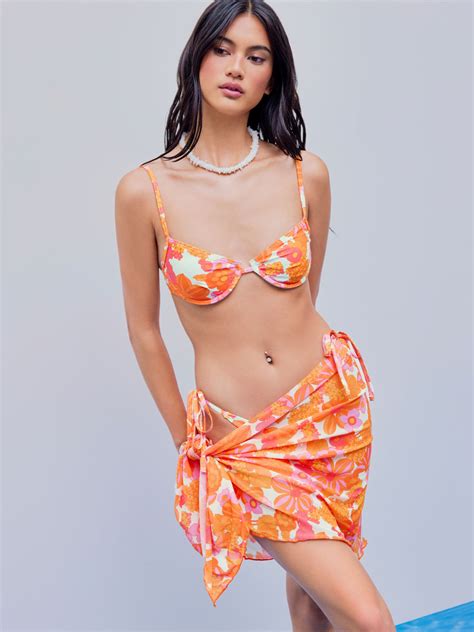 Mesh Knit Fabric Floral Print Underwire Bikini With Sarong For Vacation