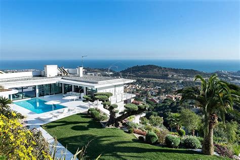 Luxury vacation rentals in Barcelona