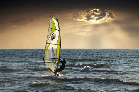 Corona Nimmt Windsurfern Den Wind Aus Den Segeln