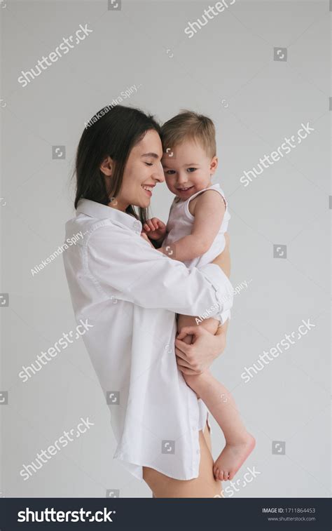 Young Beautiful Brunette Mom Plays Her ภาพสตอก Shutterstock