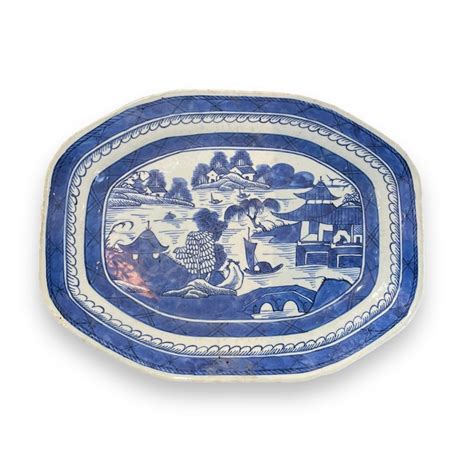 Proantic Plat En Porcelaine De Chine Blanc Bleu XVIIIeme