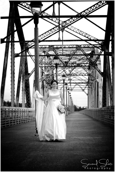 The Woodlands Waterway Bridal Photos - Showit Blog