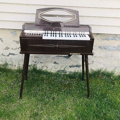 Vintage Magnus Electric Chord Organ Model P W Legs Made In Usa