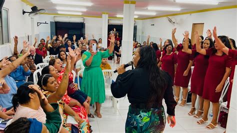 No Controle Do Vaso Suzana Silva E Dirigente M Rcio Na Igreja Casa Do