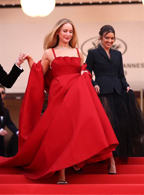elle fanning  jennifer lawrence