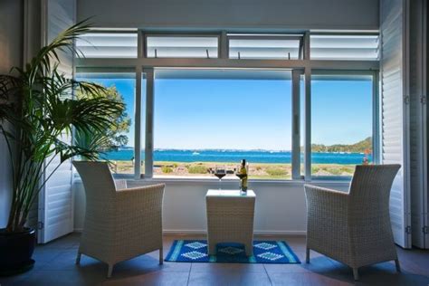 Waterfront Bliss: Top Hotels in Waiheke Island