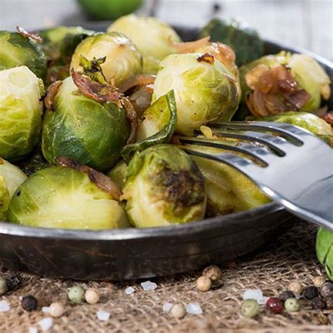 Gesmoorde Spruitjes Met Sjalotjes En Spekjes Recept Okoko Recepten