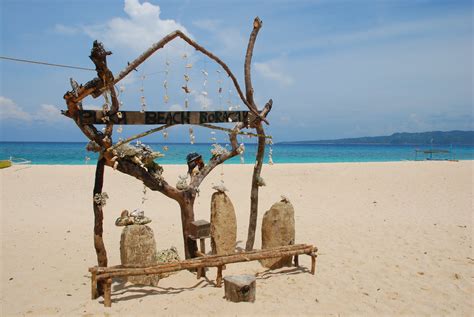 aLwAyS a HaPpY dAy: Boracay Puka Beach!